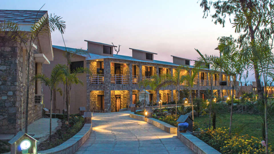 Night View The Banyan Retreat 