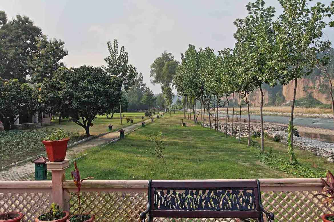 Corbett Bel La Monde Riverside Resort