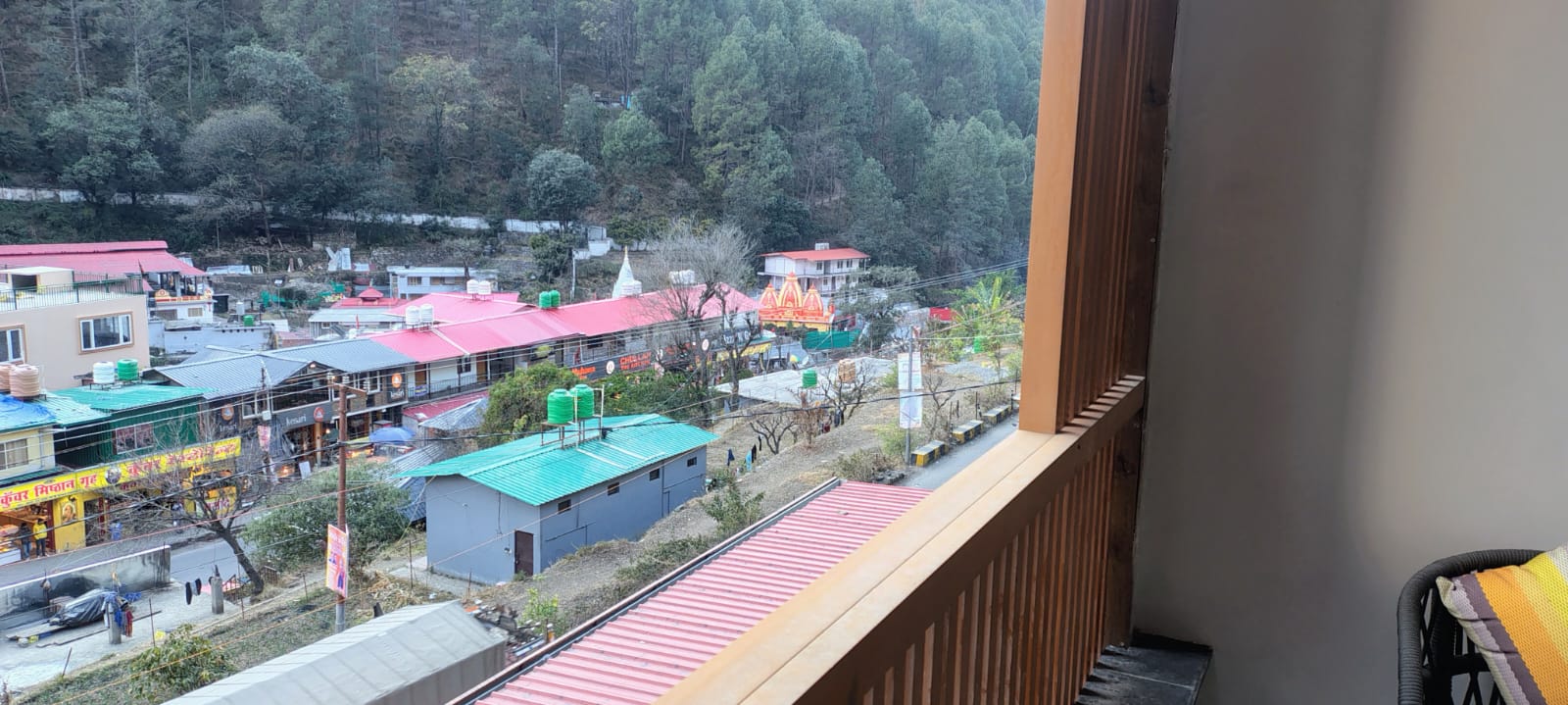 Deluxe hotel Kainchi Dham