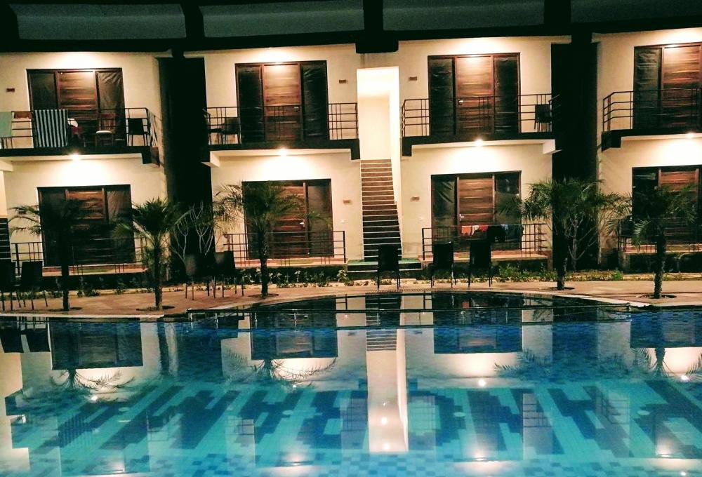 Swimming pool Panaroma Resort 