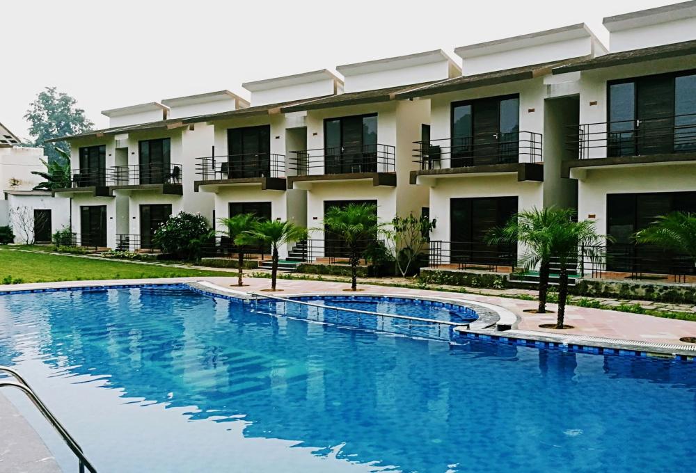 Swimming pool Panaroma Resort 