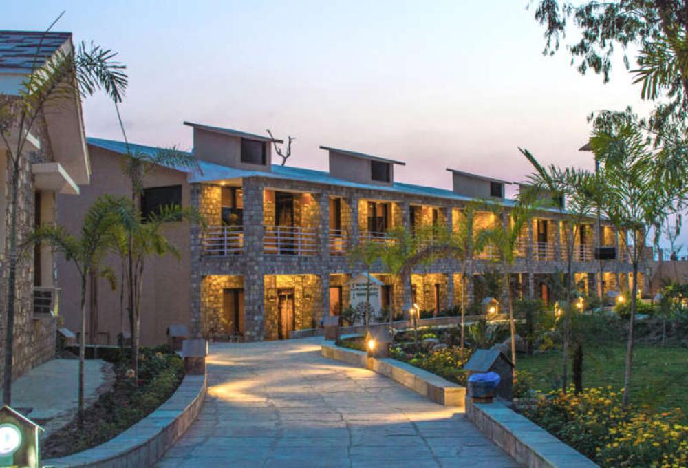 Night View The Banyan Retreat 