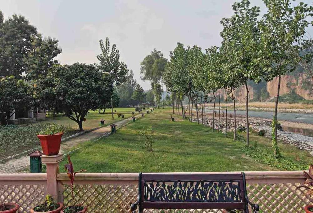 Corbett Bel La Monde Riverside Resort