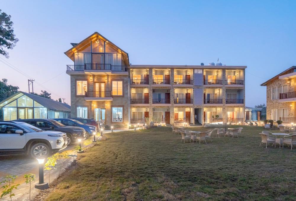 The Lavish Loft Resort Corbett