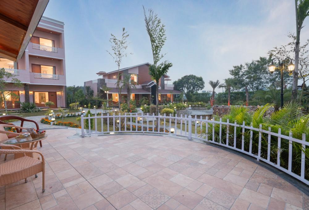 Corbett Sapphire Resort