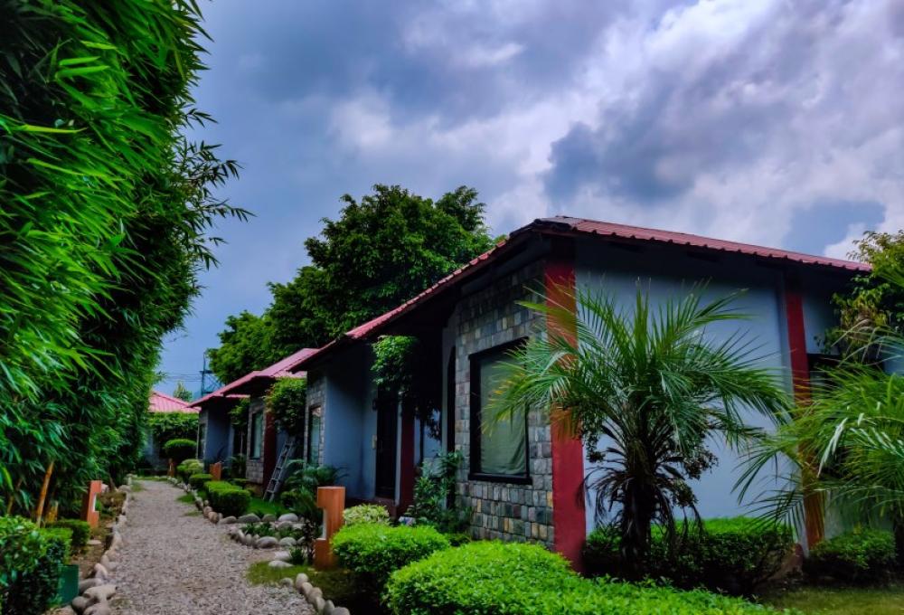 Corbett Machaan Resort