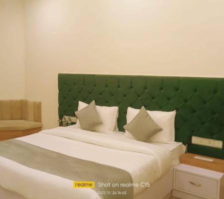 Clamor Room