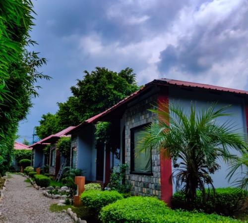 Corbett Machaan Resort