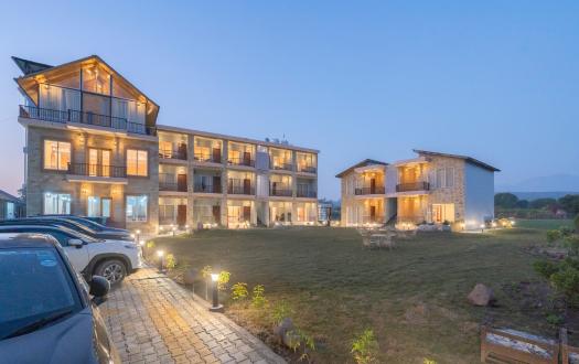 The Lavish Loft Resort by Delight STAY