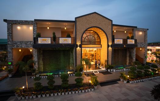 Corbett Elegant Retreat